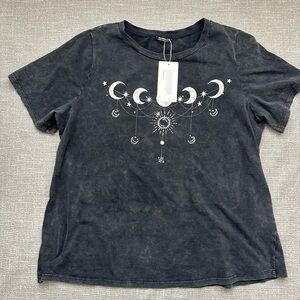 Bloomchic Celestial Moon Phases Graphic T-Shirt in charcoal grey sz US 22 to 24